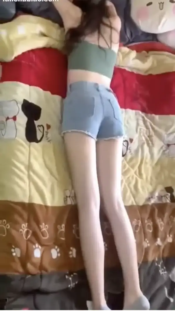 El clip está fuera del xxx. Mi novia está agotada. Quiero dormir.